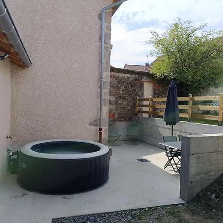 Comme A La Maison ! Matour Extérieur photo